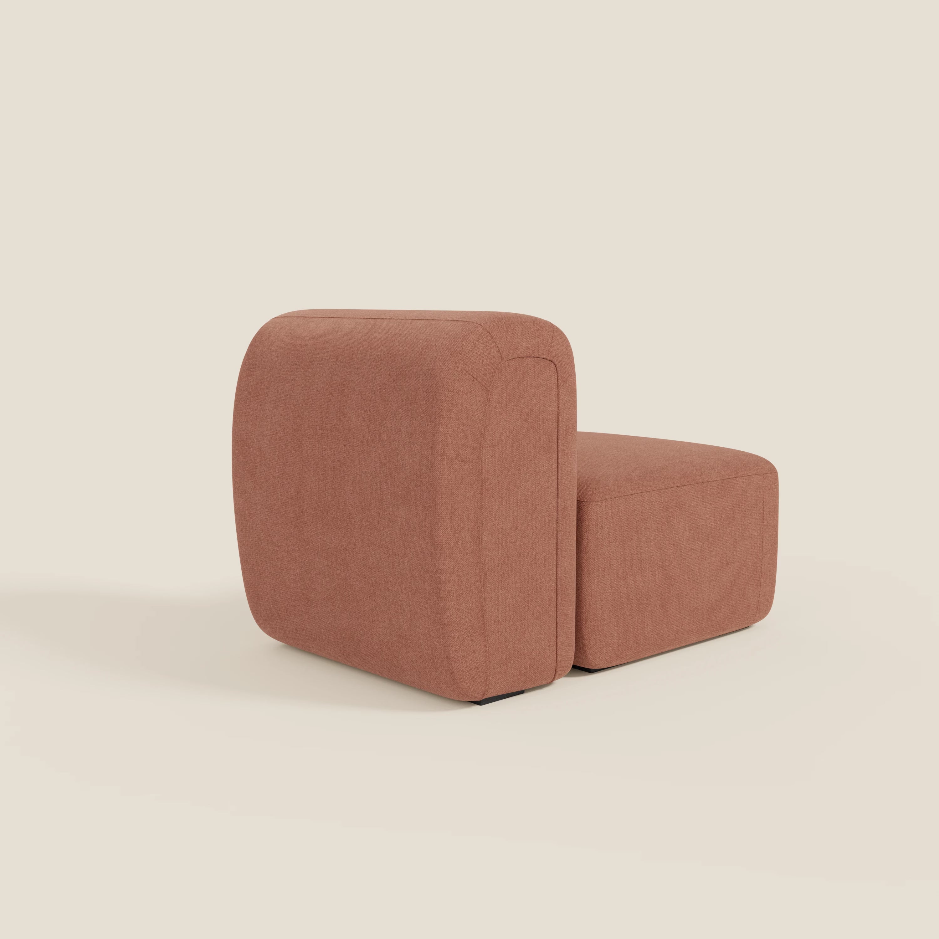 BonBon modulo centrale 70 cm di Divani.Store è una moderna poltrona senza braccioli o elemento modulare in tessuto antimacchia T23 pesca, con schienale curvo imbottito, seduta squadrata, bordi morbidi e arrotondati, design minimalista su sfondo bianco sporco.