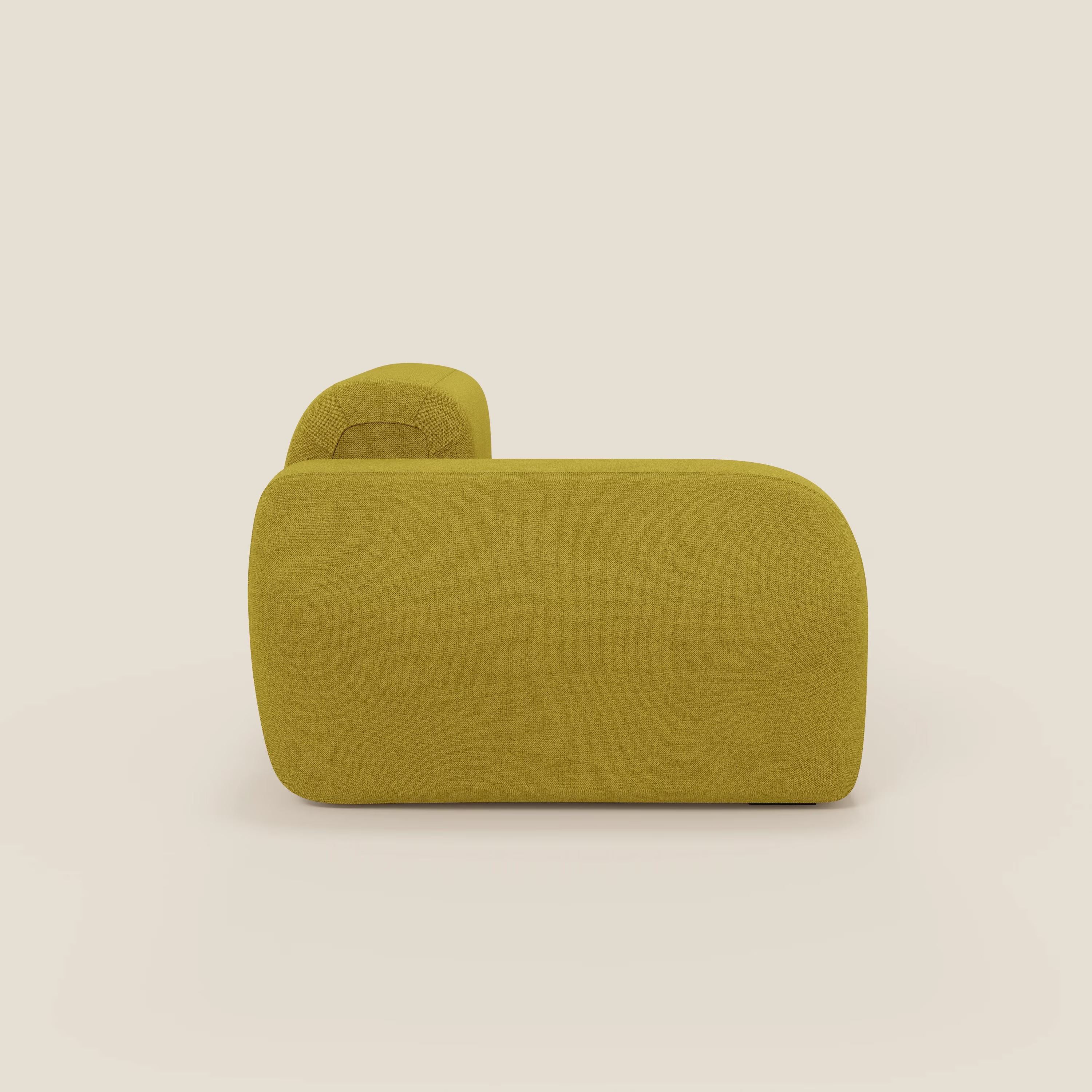 Un moderno BonBon modulo terminale 105 cm sinistro o destro di Divani.Store in tessuto smacchiabile T23 giallo sole è mostrato da un lato, caratterizzato da curve morbide, un design minimalista e arrotondato, e nessuna gamba visibile su un semplice sfondo crema.