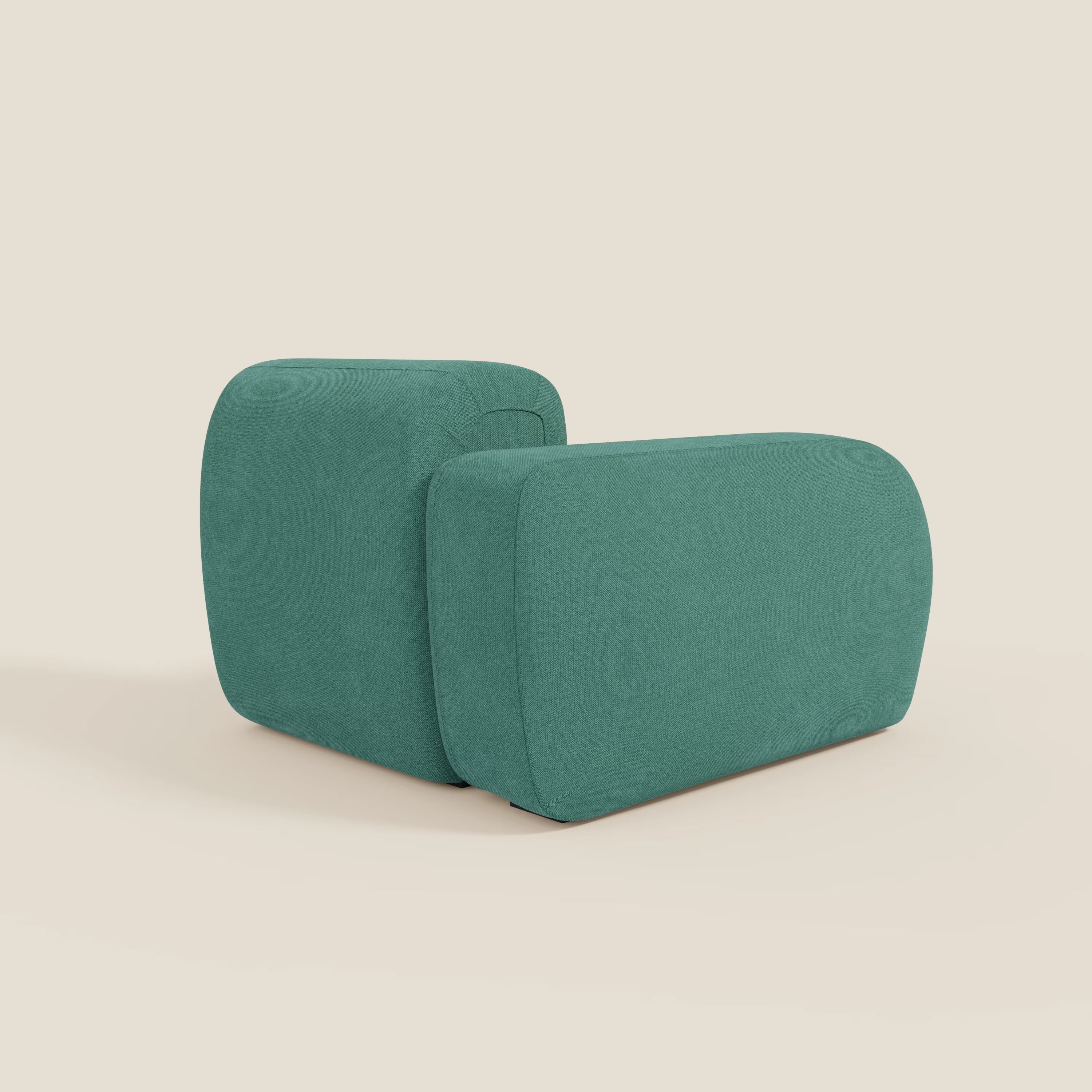 BonBon modulo terminale 105 cm sinistro o destro di Divani.Store è una poltrona moderna e minimalista in tessuto smacchiabile T23 verde acqua, caratterizzata da curve morbide, gambe nascoste e una seduta spessa con schienale coordinato per un look elegante.