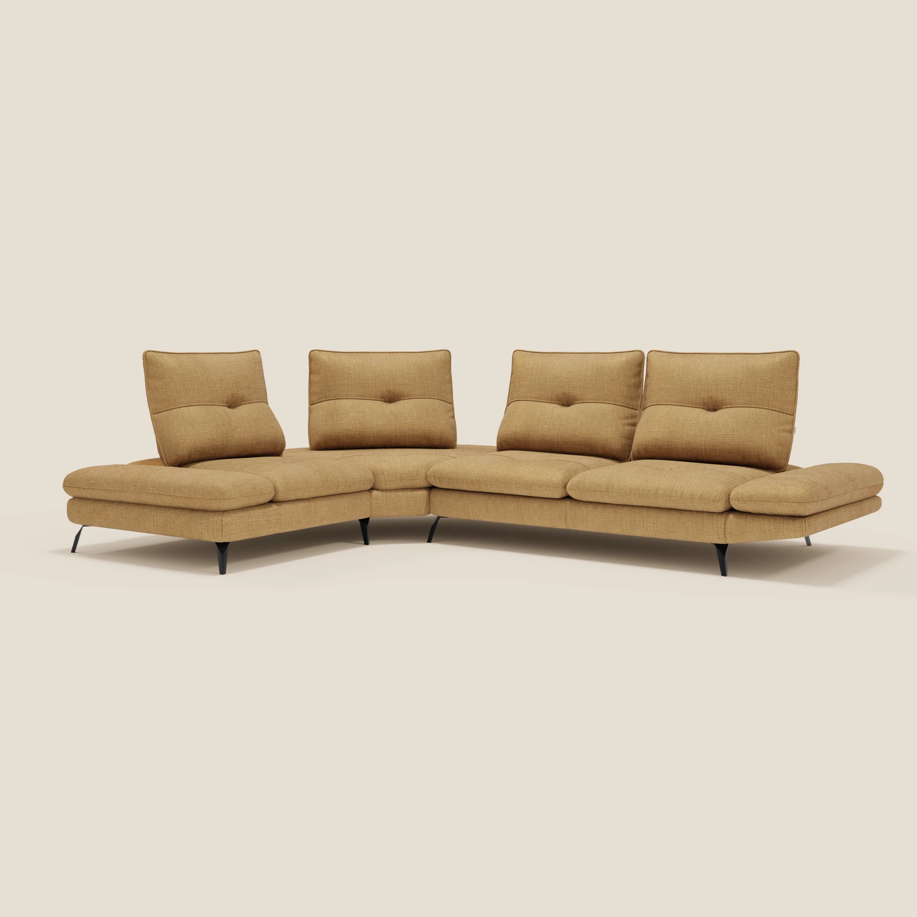 Ardex Divano Angolare di Divani.Store, con schienali traslanti e bracciolo regolabile, in elegante tessuto impermeabile T06 giallo: modularità intelligente e massimo comfort per ogni spazio.