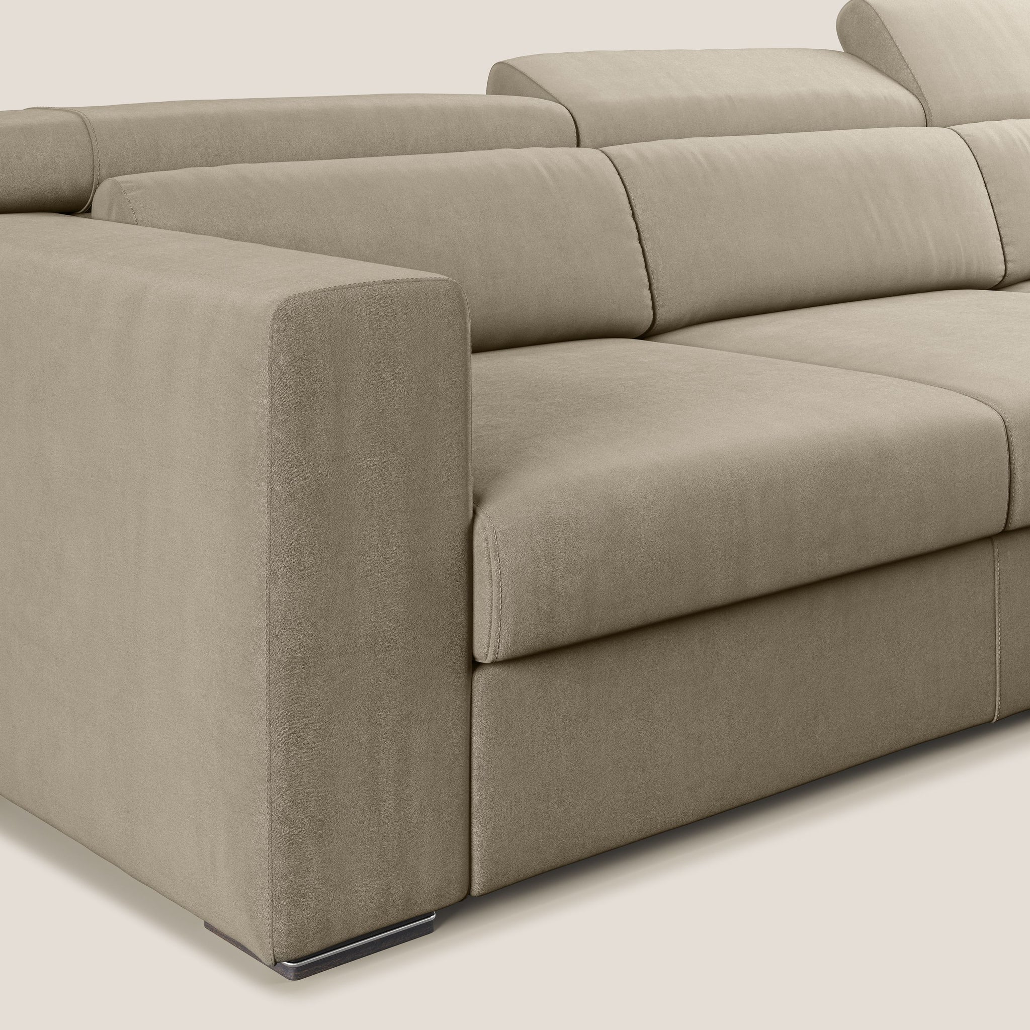 Vegas divano angolare con poggiatesta reclinabili in microfibra impermeabile T11